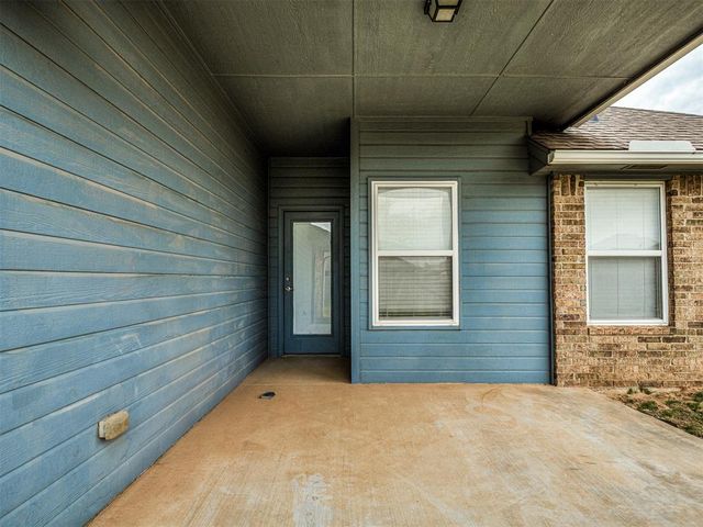 10736 SW 35th Street, Yukon, OK 73099