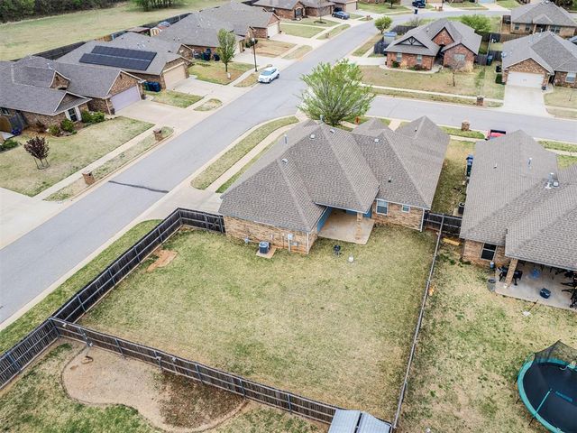 10736 SW 35th Street, Yukon, OK 73099