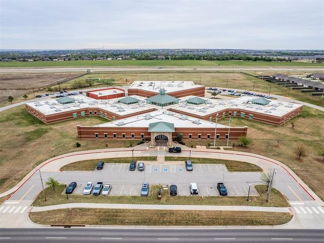 10736 SW 35th Street, Yukon, OK 73099