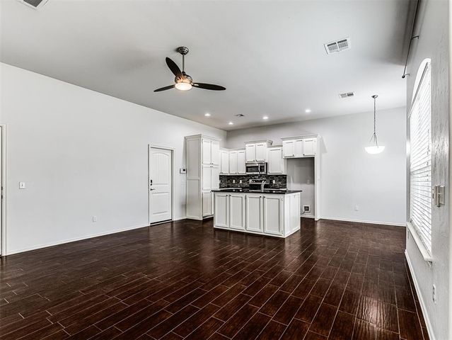 10736 SW 35th Street, Yukon, OK 73099