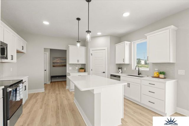 21058 Alex Avenue, Elkhorn, NE 68022
