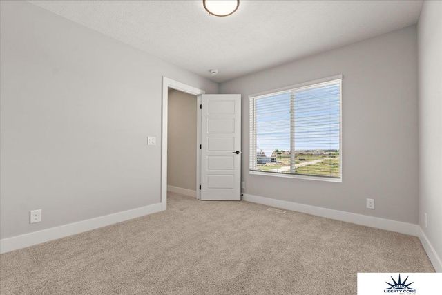 21058 Alex Avenue, Elkhorn, NE 68022