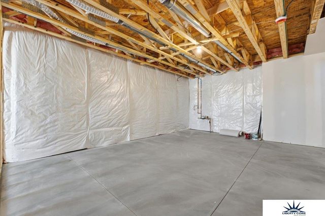 21058 Alex Avenue, Elkhorn, NE 68022