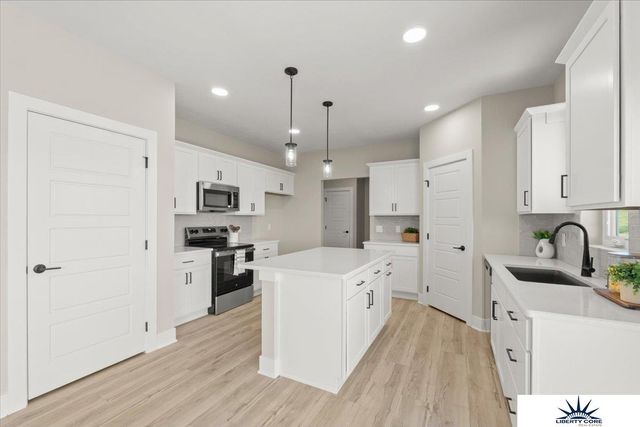 21058 Alex Avenue, Elkhorn, NE 68022