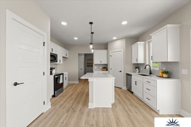 21058 Alex Avenue, Elkhorn, NE 68022