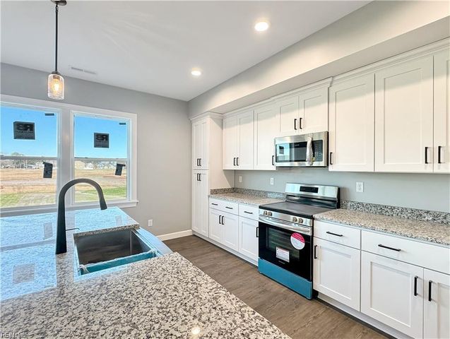 101 Lands End DR, Elizabeth City, NC 27909