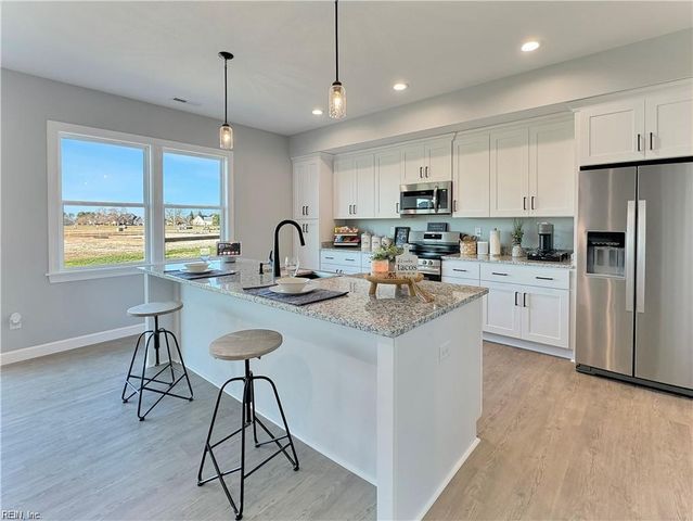 101 Lands End DR, Elizabeth City, NC 27909