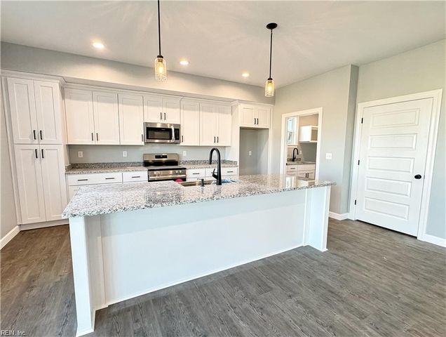 101 Lands End DR, Elizabeth City, NC 27909