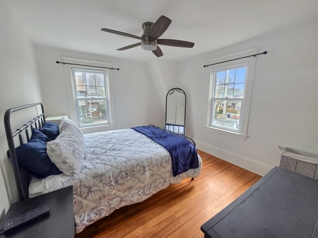 70 Chestnut St, Fairhaven, MA 02719