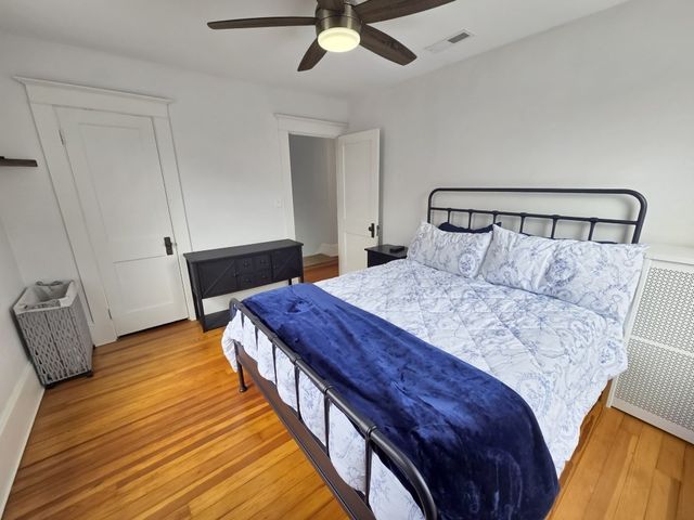 70 Chestnut St, Fairhaven, MA 02719