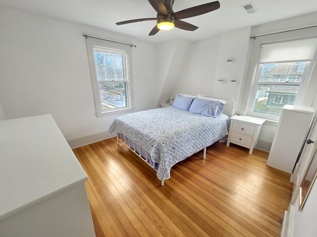 70 Chestnut St, Fairhaven, MA 02719