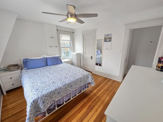 70 Chestnut St, Fairhaven, MA 02719