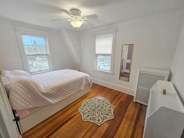 70 Chestnut St, Fairhaven, MA 02719
