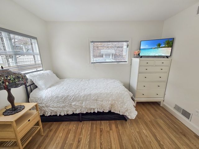 70 Chestnut St, Fairhaven, MA 02719