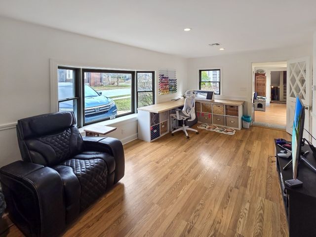 70 Chestnut St, Fairhaven, MA 02719