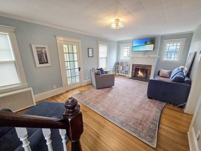 70 Chestnut St, Fairhaven, MA 02719