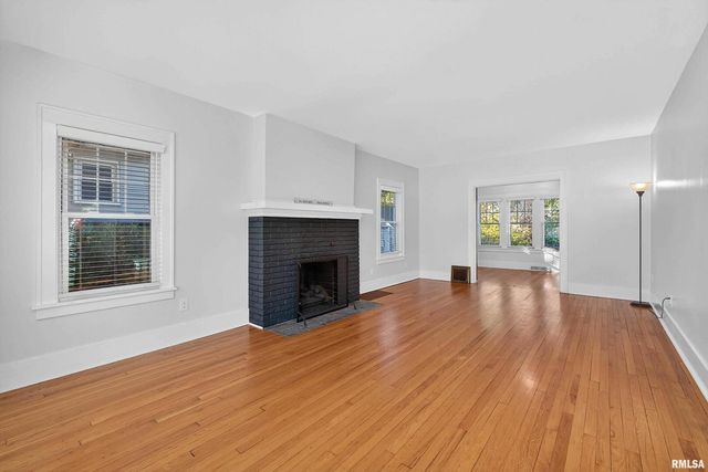 1734 RIDGEWOOD Avenue, Davenport, IA 52803