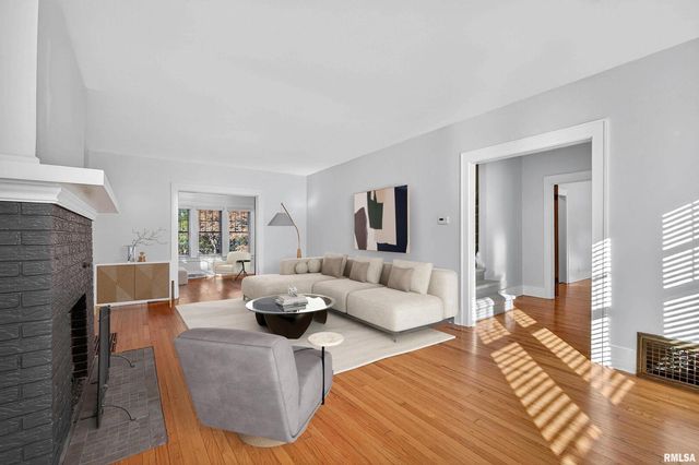 1734 RIDGEWOOD Avenue, Davenport, IA 52803