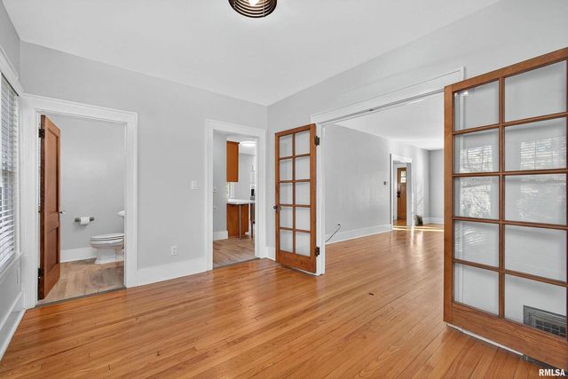 1734 RIDGEWOOD Avenue, Davenport, IA 52803