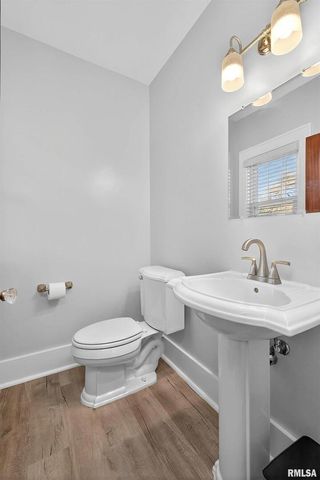 1734 RIDGEWOOD Avenue, Davenport, IA 52803