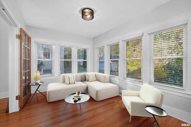 1734 RIDGEWOOD Avenue, Davenport, IA 52803