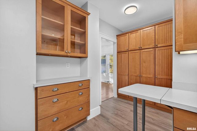 1734 RIDGEWOOD Avenue, Davenport, IA 52803