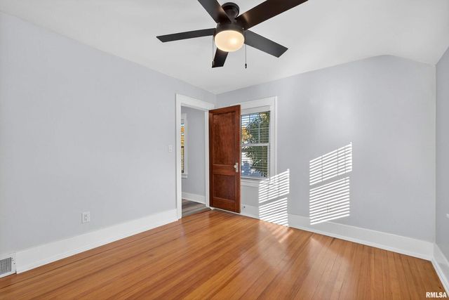 1734 RIDGEWOOD Avenue, Davenport, IA 52803