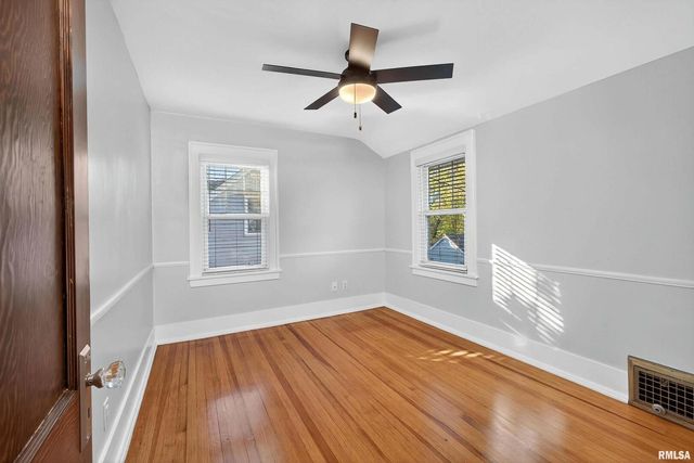 1734 RIDGEWOOD Avenue, Davenport, IA 52803