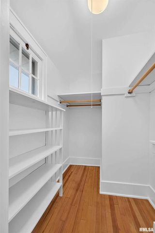 1734 RIDGEWOOD Avenue, Davenport, IA 52803