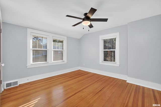 1734 RIDGEWOOD Avenue, Davenport, IA 52803