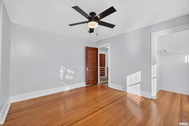 1734 RIDGEWOOD Avenue, Davenport, IA 52803