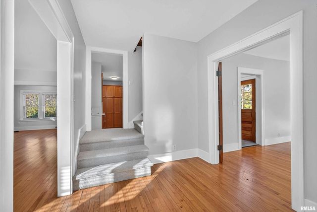 1734 RIDGEWOOD Avenue, Davenport, IA 52803