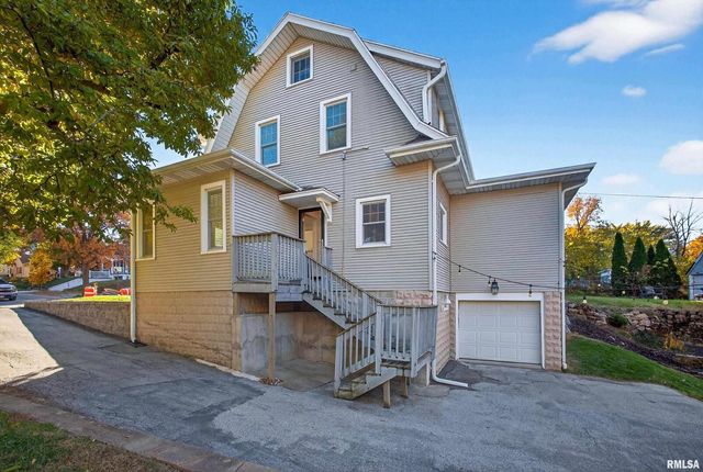 1734 RIDGEWOOD Avenue, Davenport, IA 52803