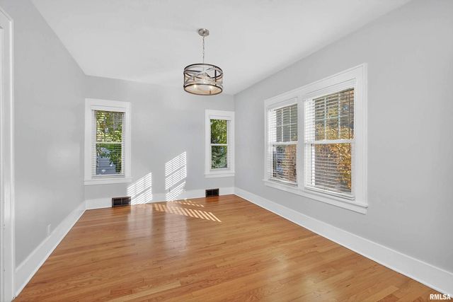 1734 RIDGEWOOD Avenue, Davenport, IA 52803