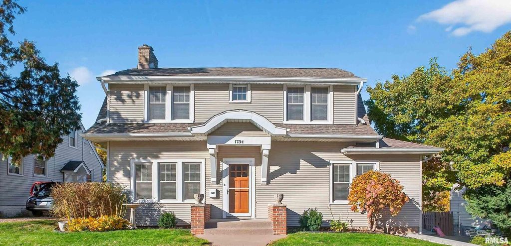 1734 RIDGEWOOD Avenue, Davenport, IA 52803