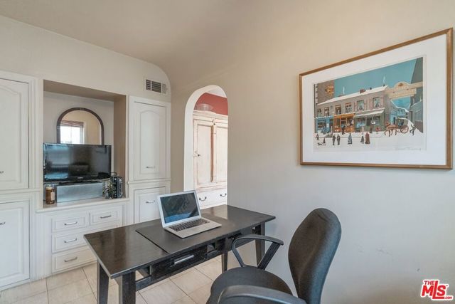 533 N Bronson Avenue, Los Angeles, CA 90004