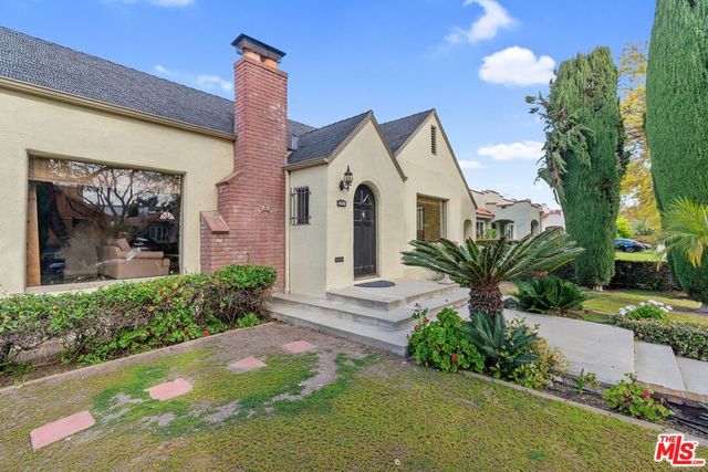 533 N Bronson Avenue, Los Angeles, CA 90004