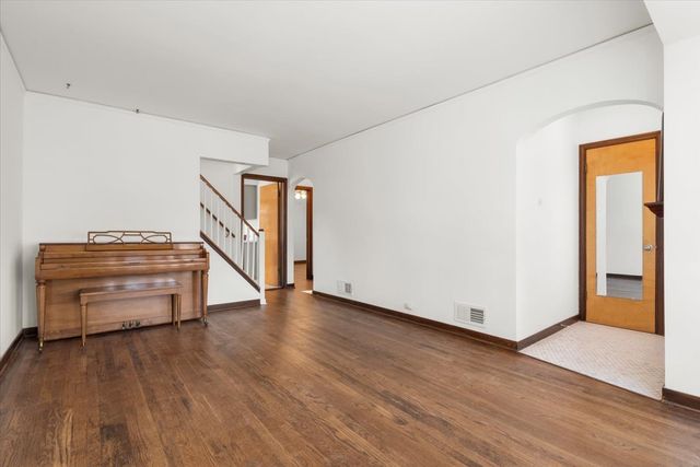 5152 S Lawler Street, Chicago, IL 60638