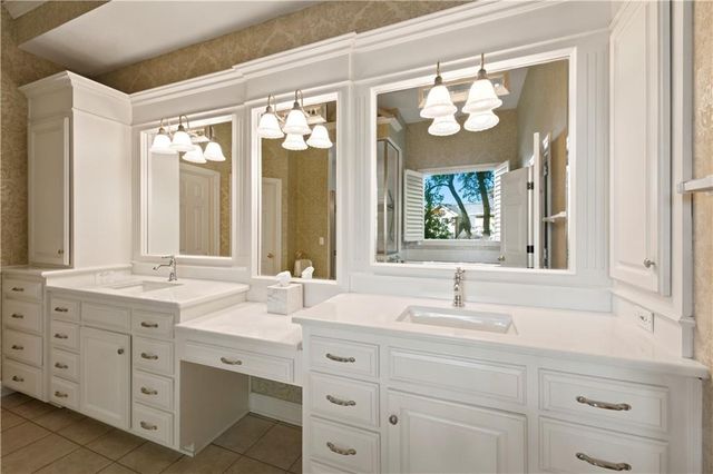 11401 W 141st Street, Overland Park, KS 66221