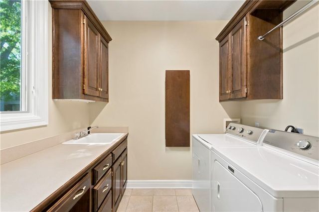 11401 W 141st Street, Overland Park, KS 66221
