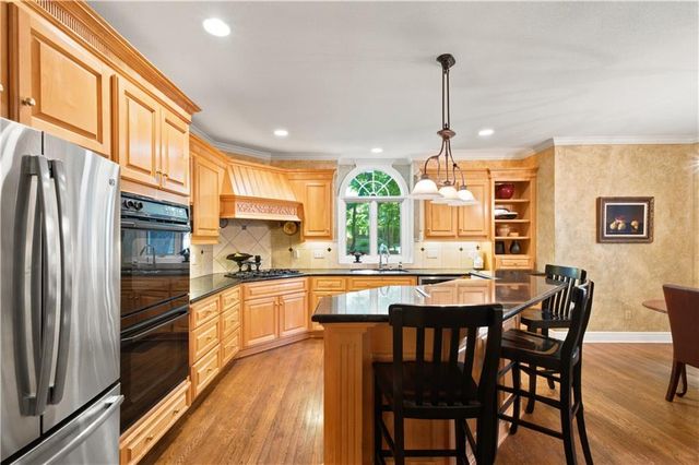 11401 W 141st Street, Overland Park, KS 66221