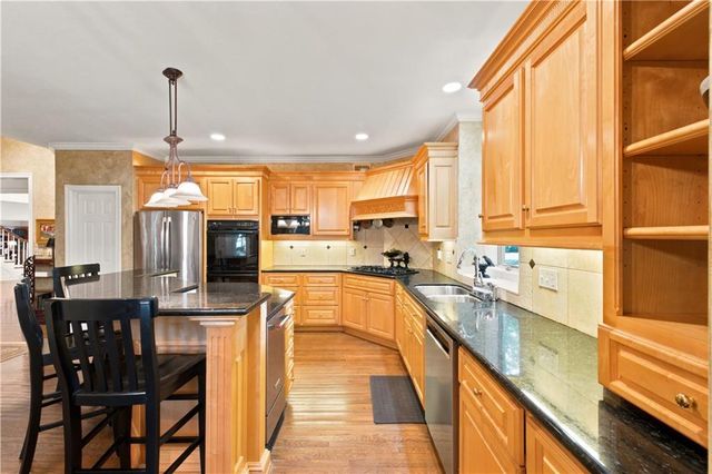11401 W 141st Street, Overland Park, KS 66221
