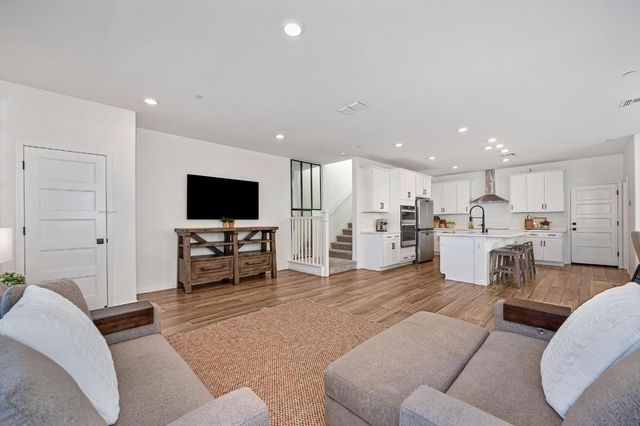 7966 Pitcher St, Citrus Heights, CA 95610