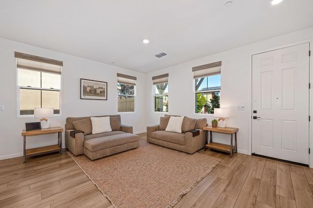 7966 Pitcher St, Citrus Heights, CA 95610