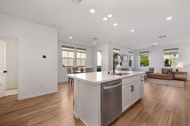 7966 Pitcher St, Citrus Heights, CA 95610