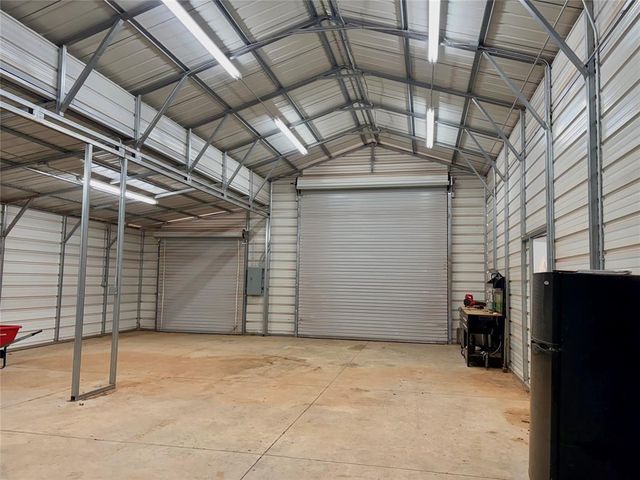 7424 E Charter Oak Road, Guthrie, OK 73044