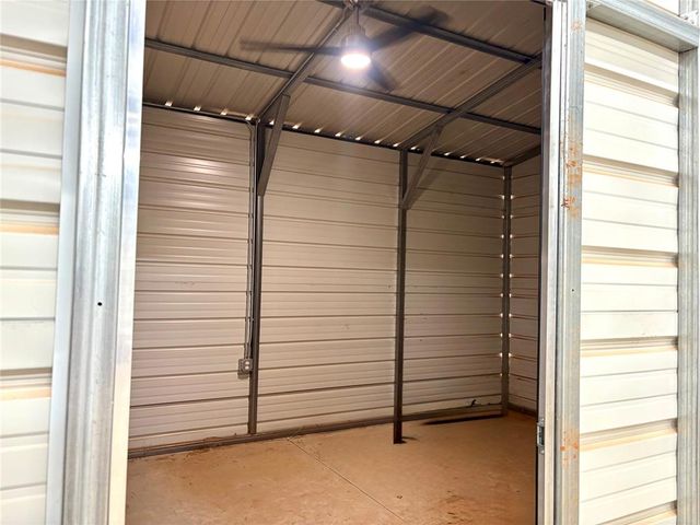 7424 E Charter Oak Road, Guthrie, OK 73044