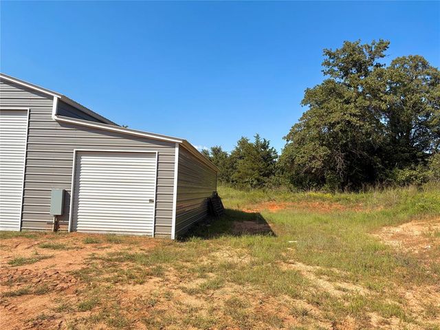 7424 E Charter Oak Road, Guthrie, OK 73044