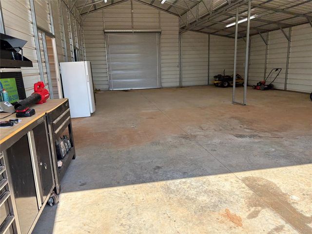 7424 E Charter Oak Road, Guthrie, OK 73044