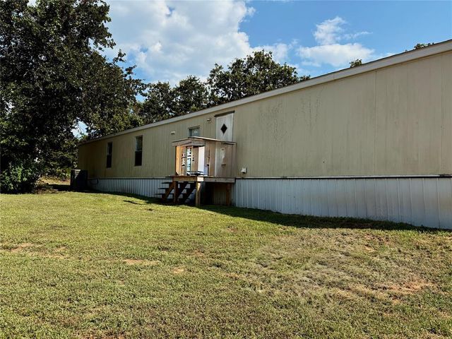 7424 E Charter Oak Road, Guthrie, OK 73044